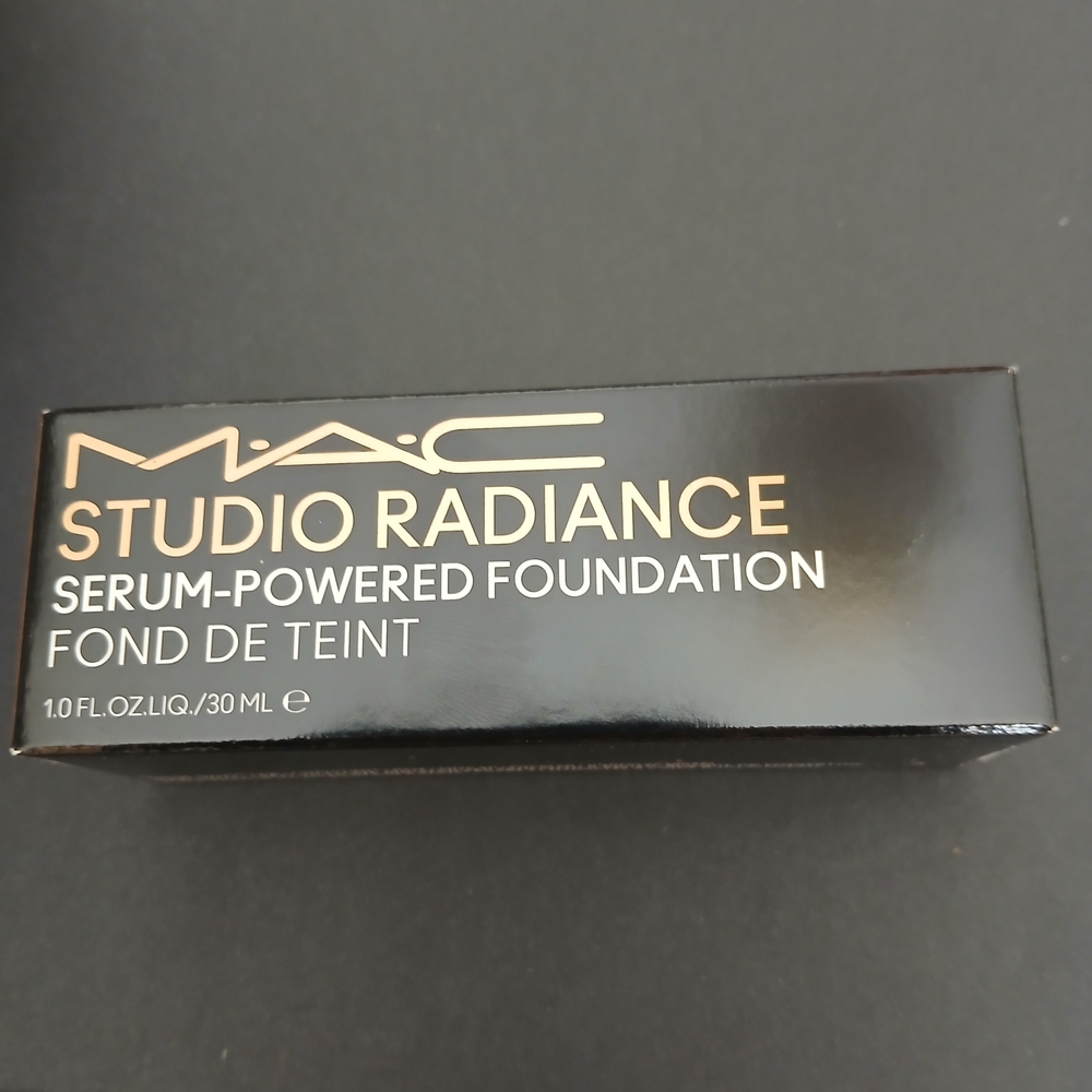 MAC Cosmetics Studio Radiance Foundation - NW58 - NWT